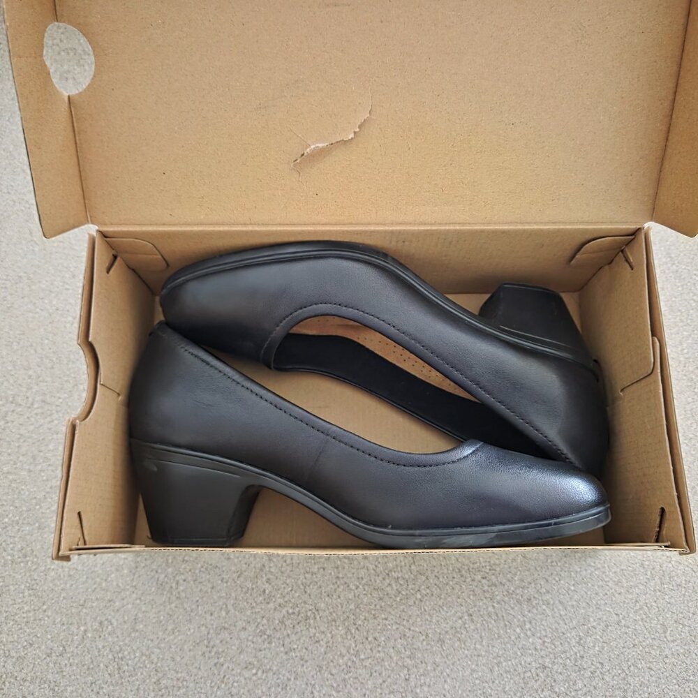Clarks Collection Emily 2 Ruby Pumps in black